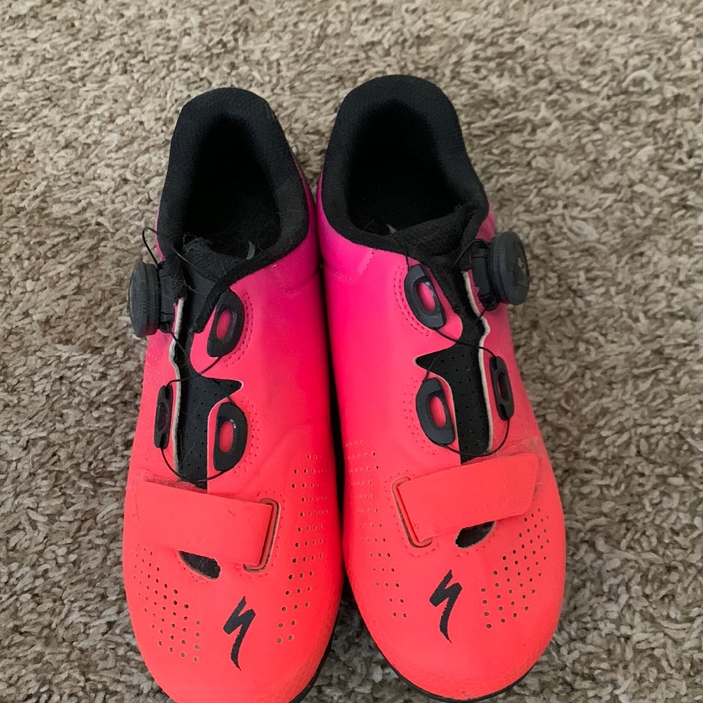 Women’s mountain bike pedal shoes